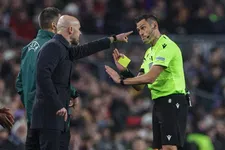 Thumbnail for article: Ten Hag baalt na 'wedstrijd van Champions League-niveau' van arbitrage