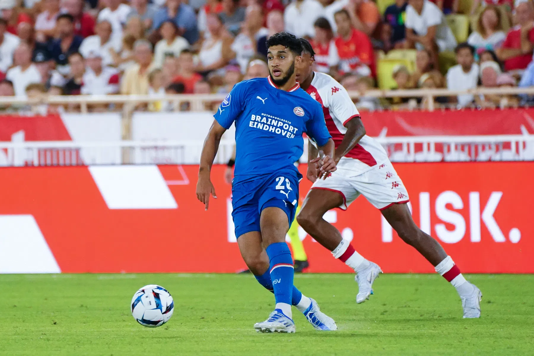 Van Nistelrooij verrast bij PSV: Saibari en Til in de basis tegen Sevilla