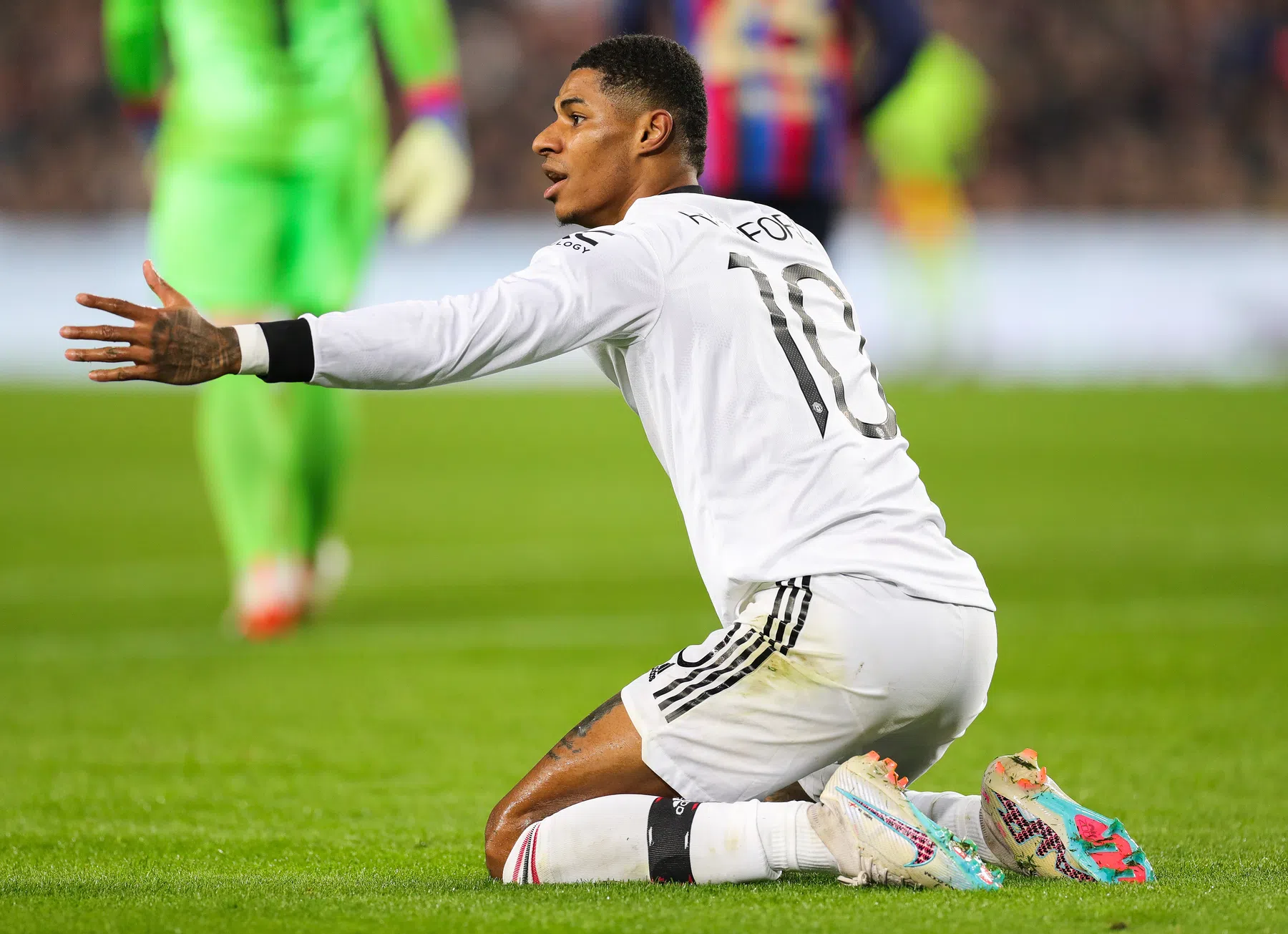 Rashford vol onbegrip over arbitrage: 'Dat verandert dynamiek van wedstrijd'