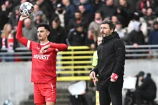 Thumbnail for article: Van Bommel verlangt meer na zege: 'Meer tonen voor het eigen publiek'
