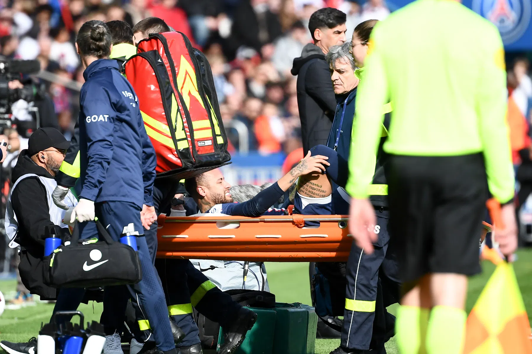 Emotionele achtbaan: Mbappé en Messi redden PSG na trieste aftocht Neymar