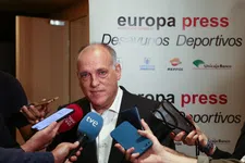Thumbnail for article: Barcelona moet salarishuis met tweehonderd miljoen euro verlagen voor aankopen