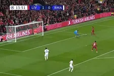 Thumbnail for article: Courtois blundert: Salah evenaart Afrikaans Champions League-record