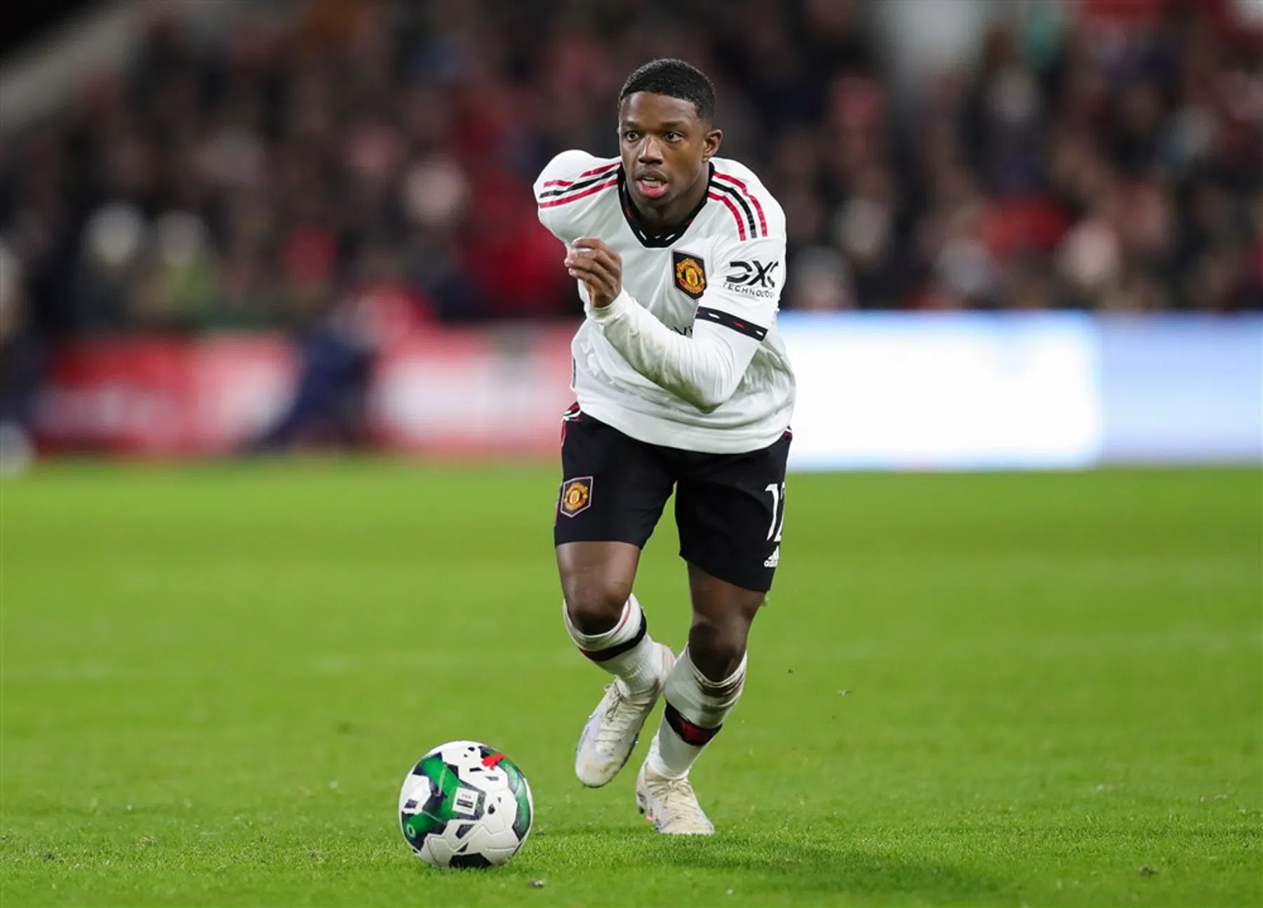 Malacia prijst eenheid bij Manchester United: 'Iedereen juicht voor elkaar'