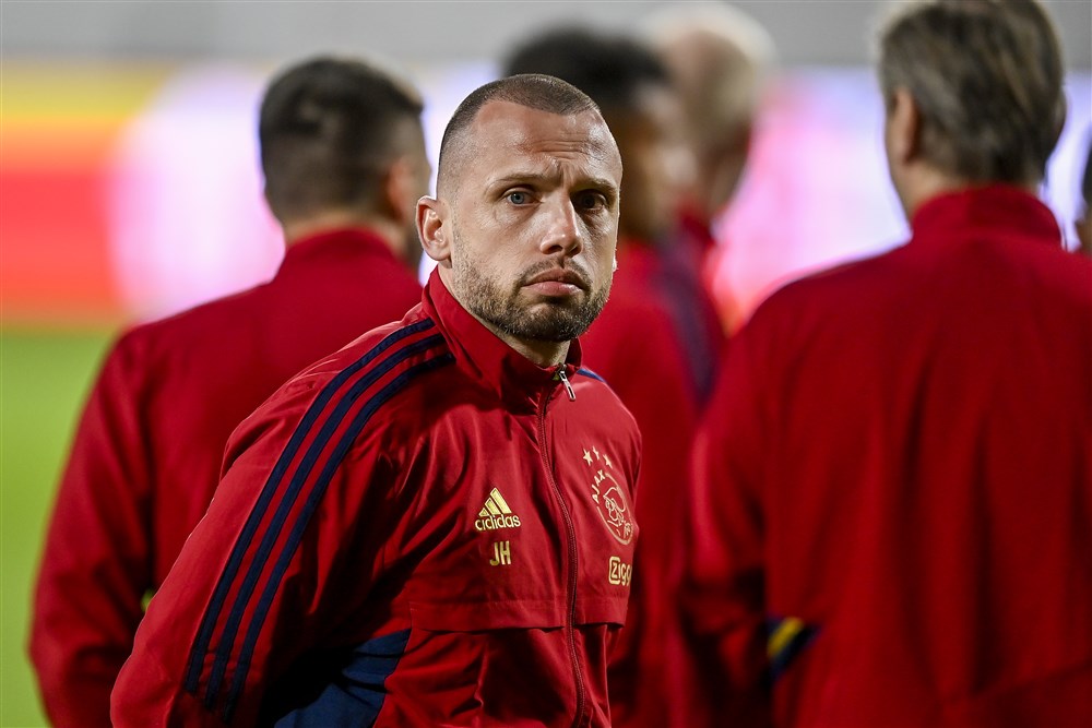 Heitinga legt keuze voor opvallende Ajax-tactiek uit en licht Álvarez uit