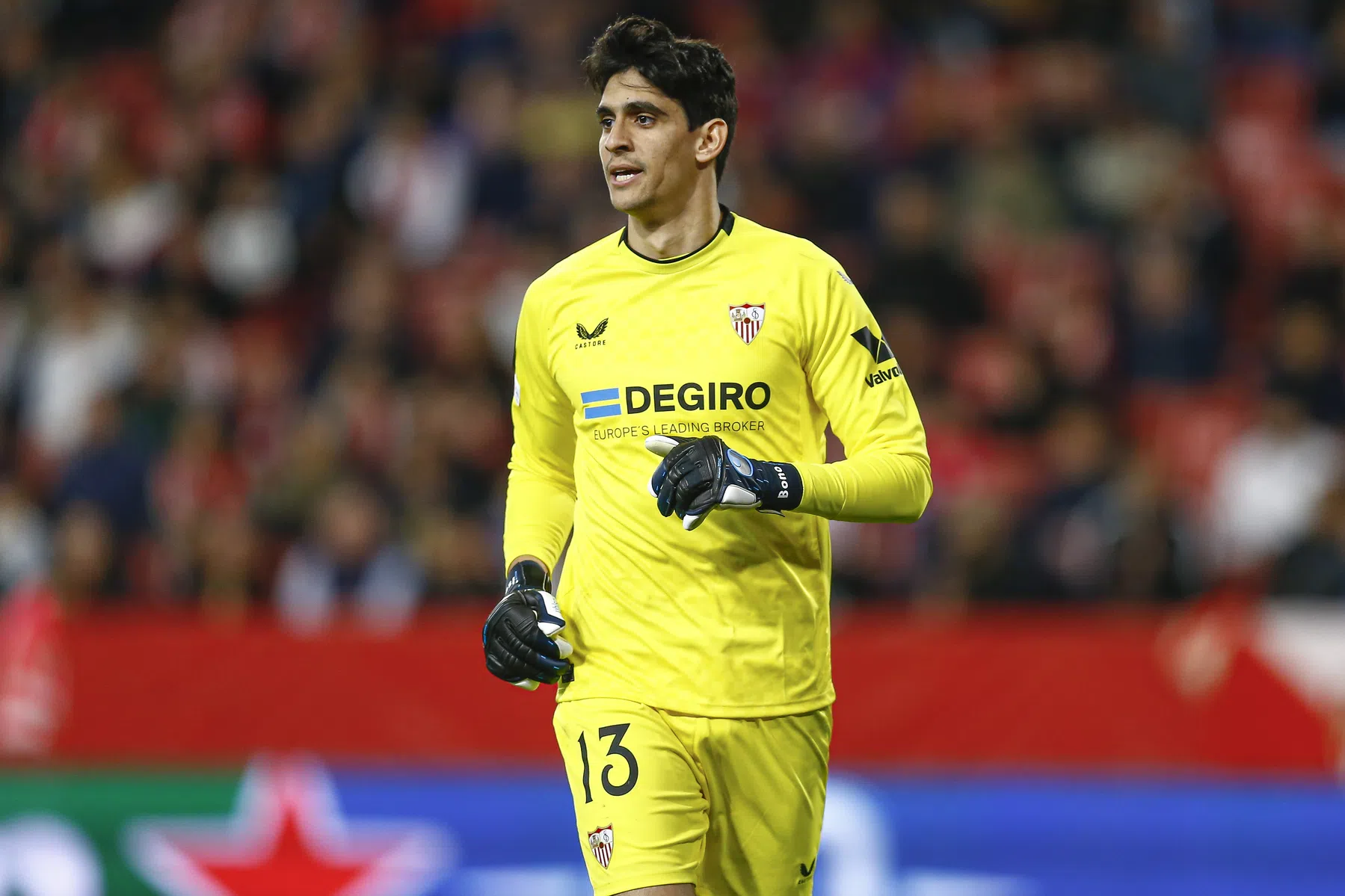 Meevaller voor PSV: Bounou haakt op het laatste moment af bij Sevilla