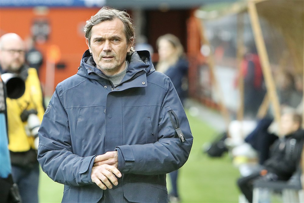 Cocu wil gretig en agressief Vitesse tegen Ajax zien