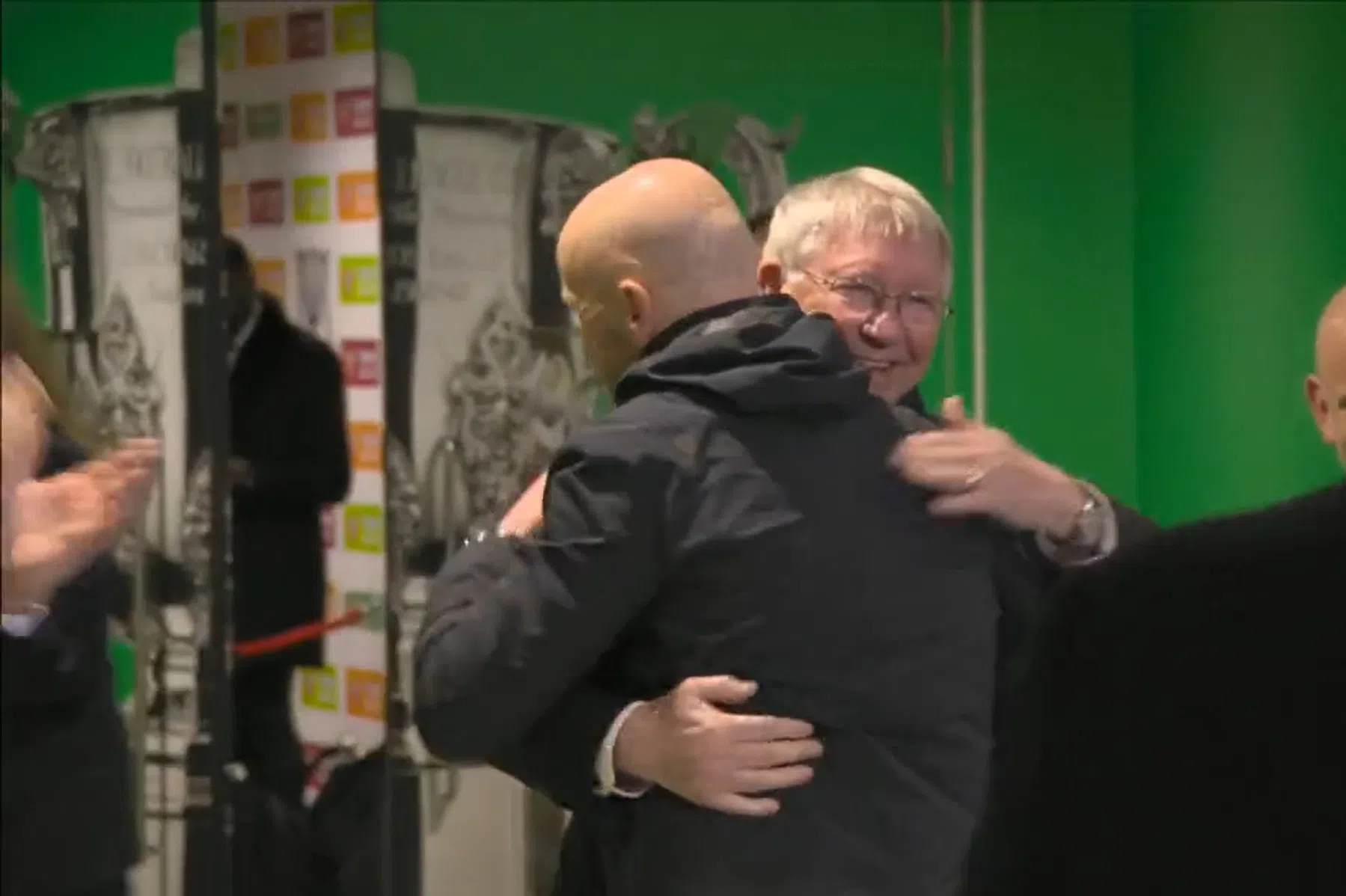 Ferguson wacht Ten Hag op voor felicitaties na League Cup-succes