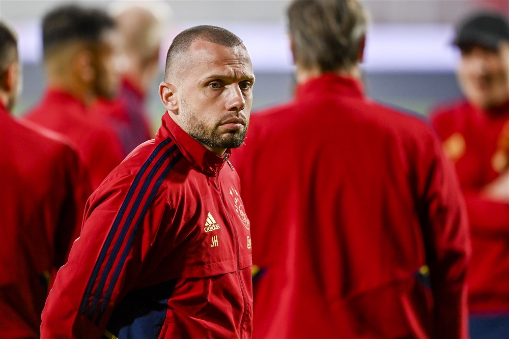 Heitinga voert na Europese uitschakeling Ajax één wijziging door