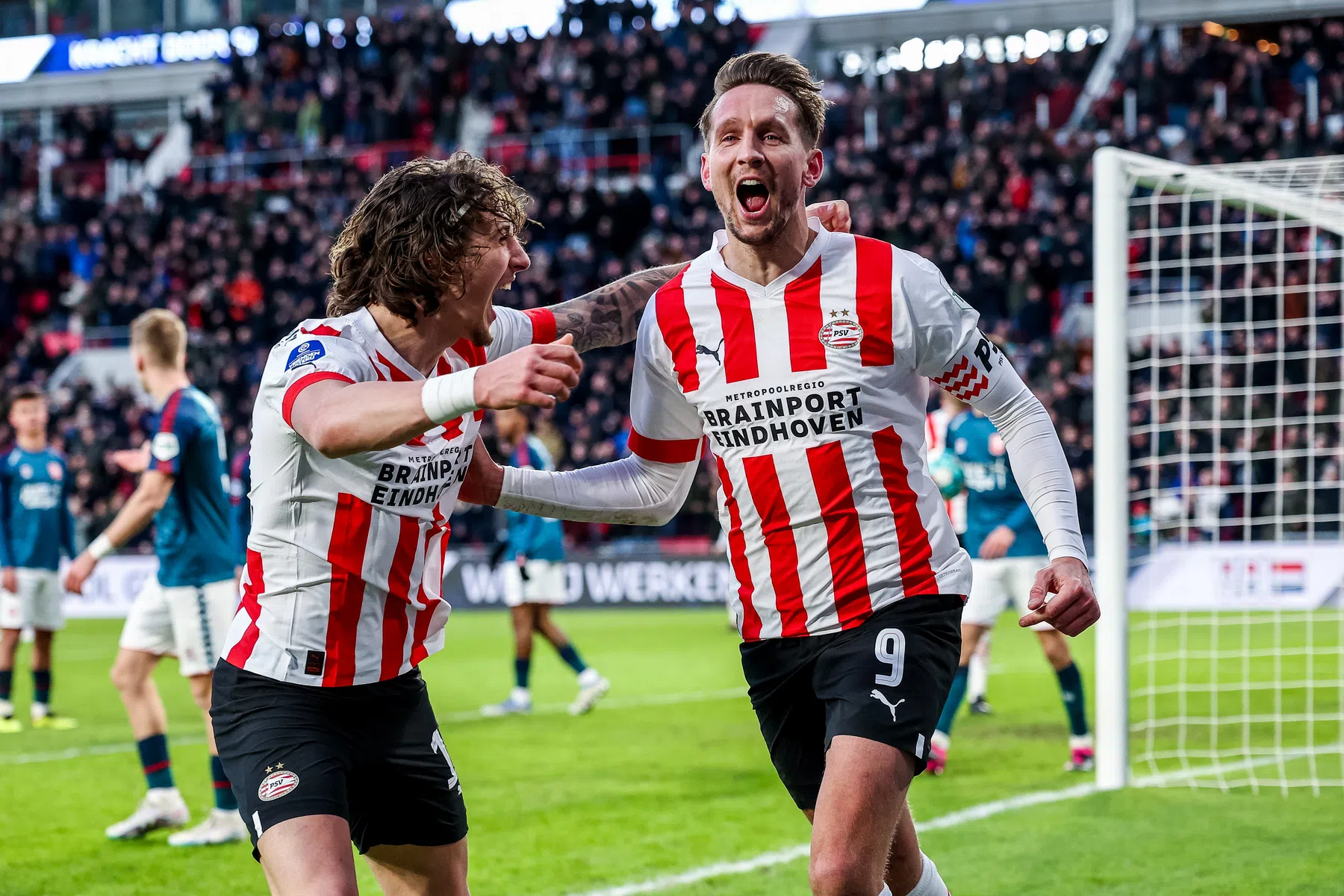 De Jong legt uit waarom hij graag samenspeelt met Silva en Bakayoko