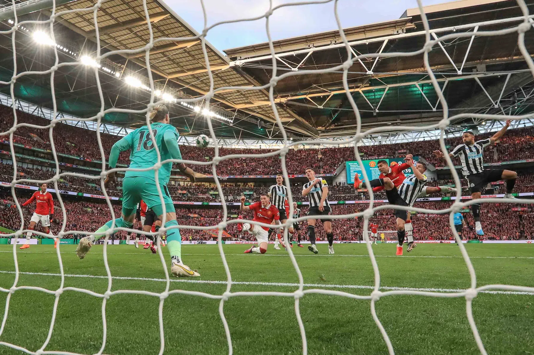 Ten Hag leidt Manchester United naar eerste prijs sinds 2017