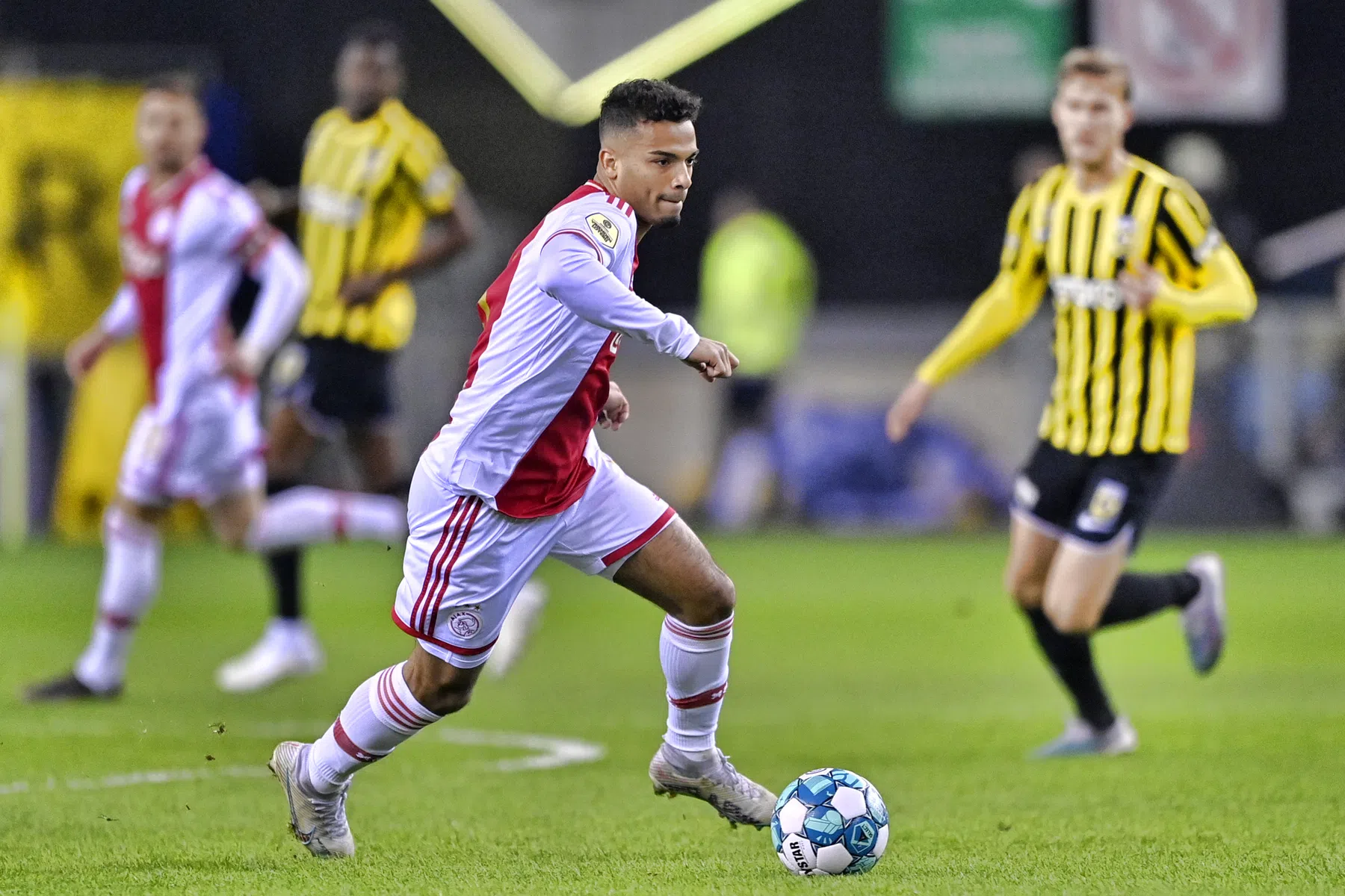 Heitinga heeft uitspraken over 'beste flank van Nederland' besproken met Wijndal