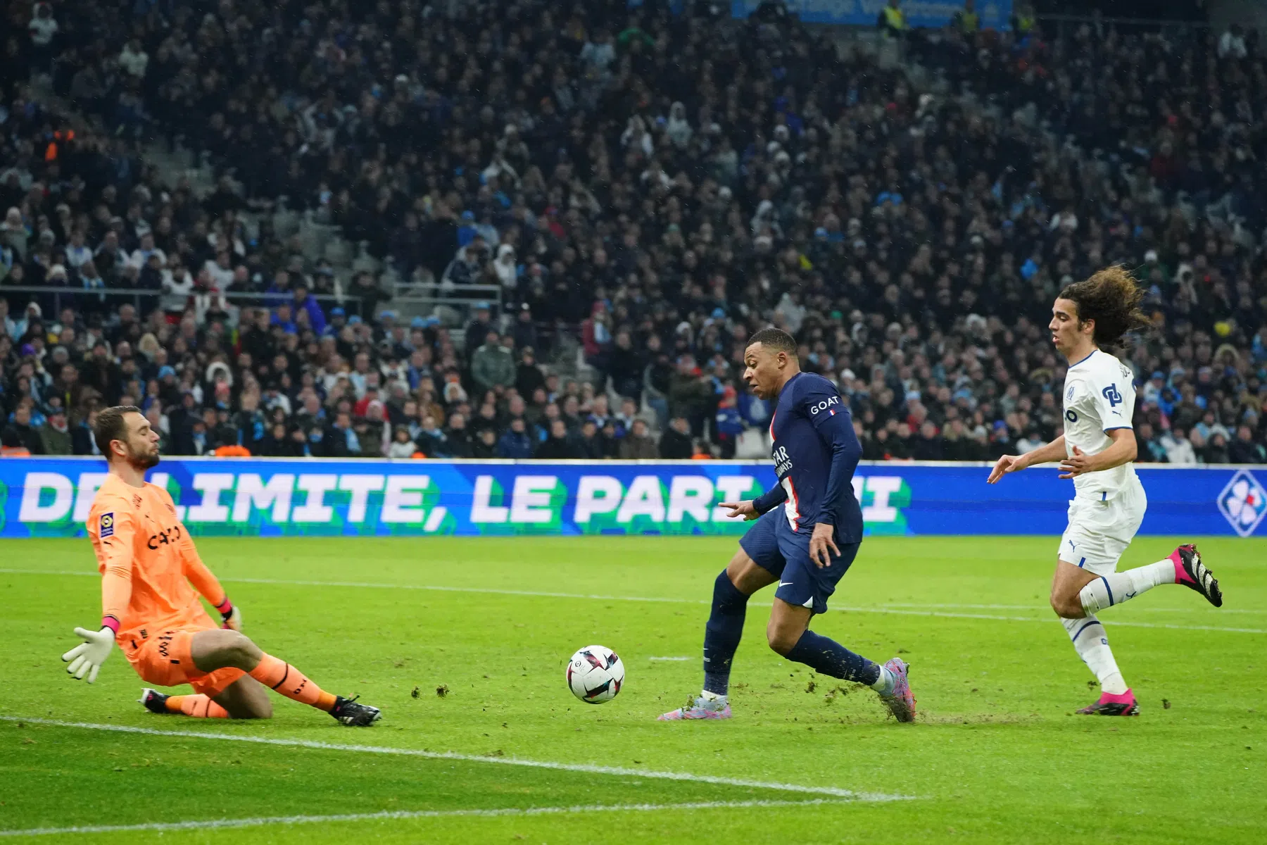 'Beangstigende' Mbappé geprezen na mijlpaal in Marseille: 'Planète Mbappé'