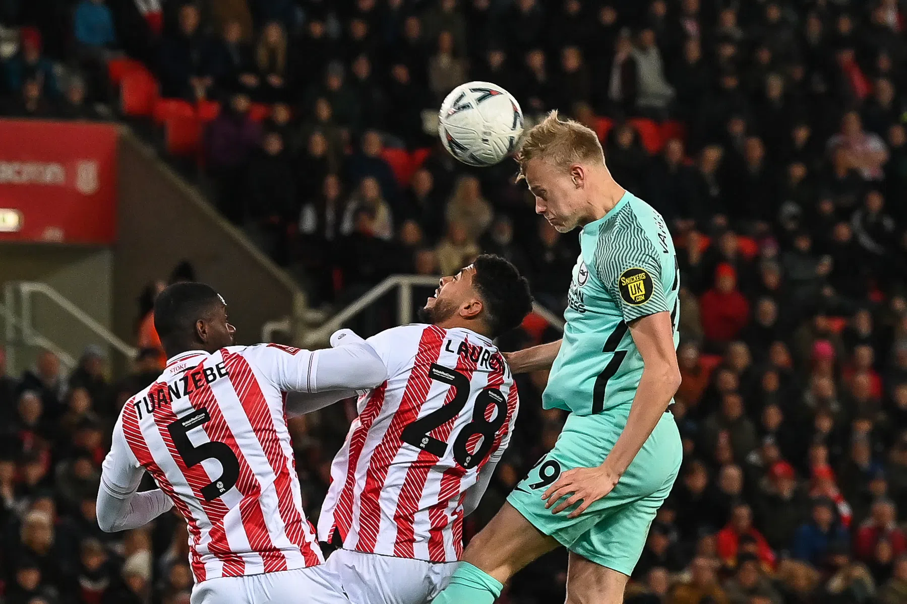 Van Hecke maakt indruk: 'Verdient meer kansen in de Premier League'