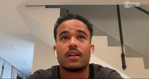 Kluivert eerlijk over Ajax-vertrek: 'Soms kan ik me voor mijn hoofd slaan'