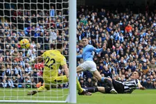 Thumbnail for article: Ongelukkige Botman helpt Man City op weg naar belangrijke zege