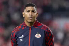 Thumbnail for article: PSV slaat slag en kan ook volgend seizoen beroep doen op Van Aanholt