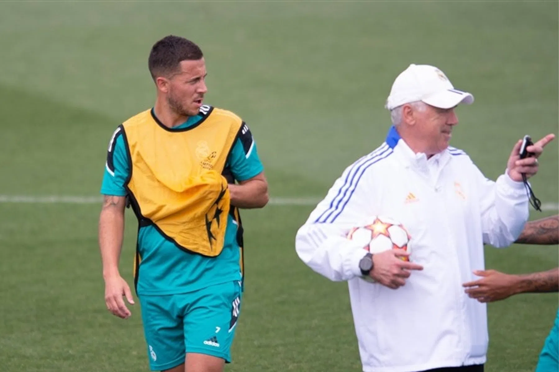 Hazard gaat in op relatie met Ancelotti: 'We praten niet met elkaar' 