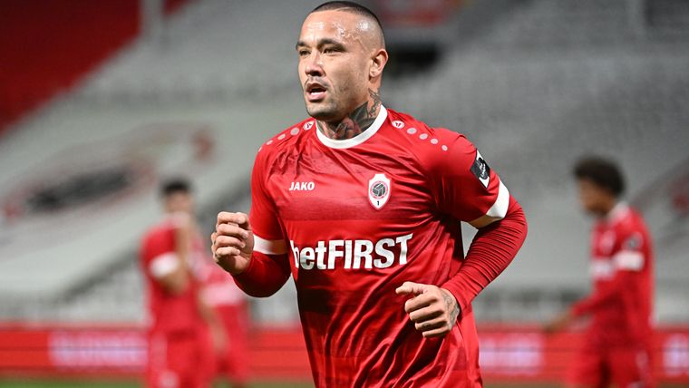 Nainggolan lacht kritiek weg: ‘Acht shotjes? Ik kan er ook twintig nemen’