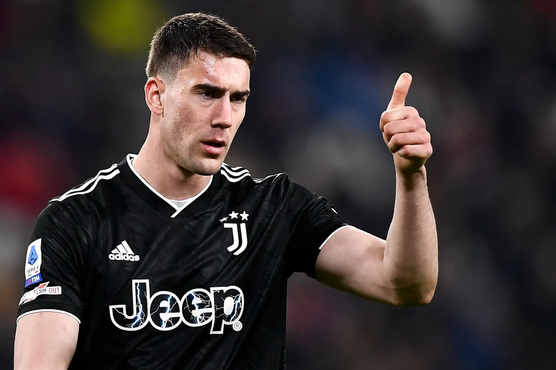 Vlahovic klopt Flekken, heerlijke avond Van den Brom