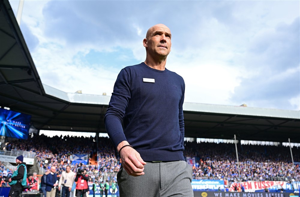 Unicum Letsch dankzij knappe zege, Schalke verlengt ongeslagen reeks