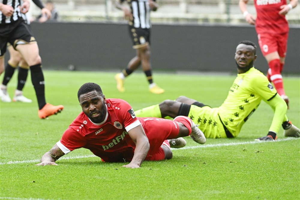 Gemis van Janssen breekt gefrustreerd Antwerp op