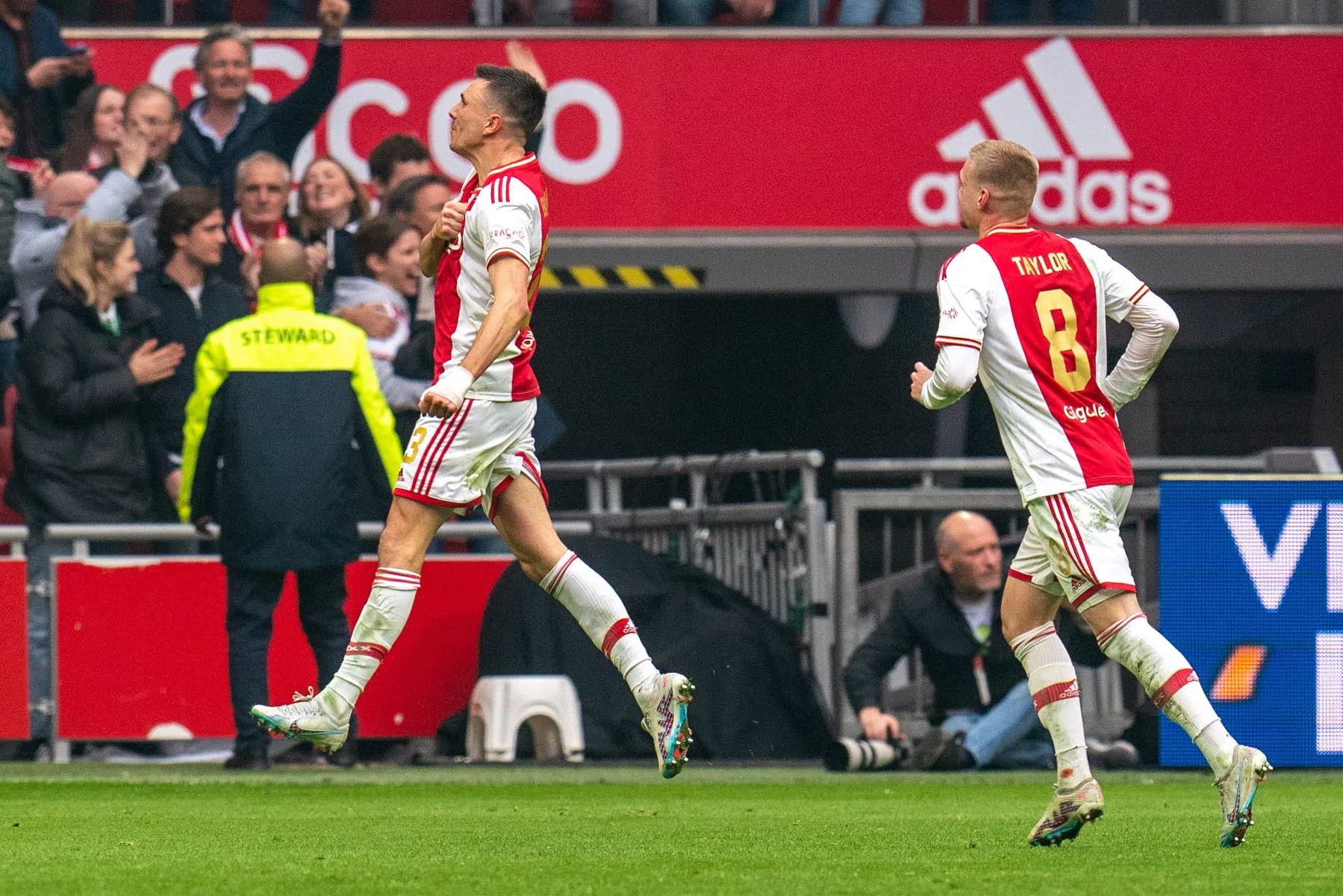 Ajax-vormgever Berghuis geprezen: 'Fantastisch gedaan'