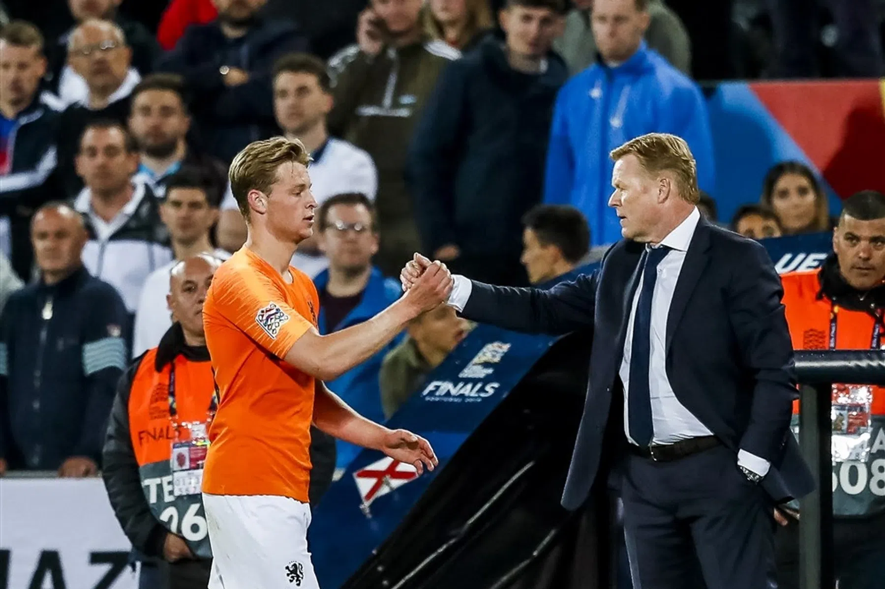 Koeman gaat in op afmelding De Jong: 'Streep door de rekening'