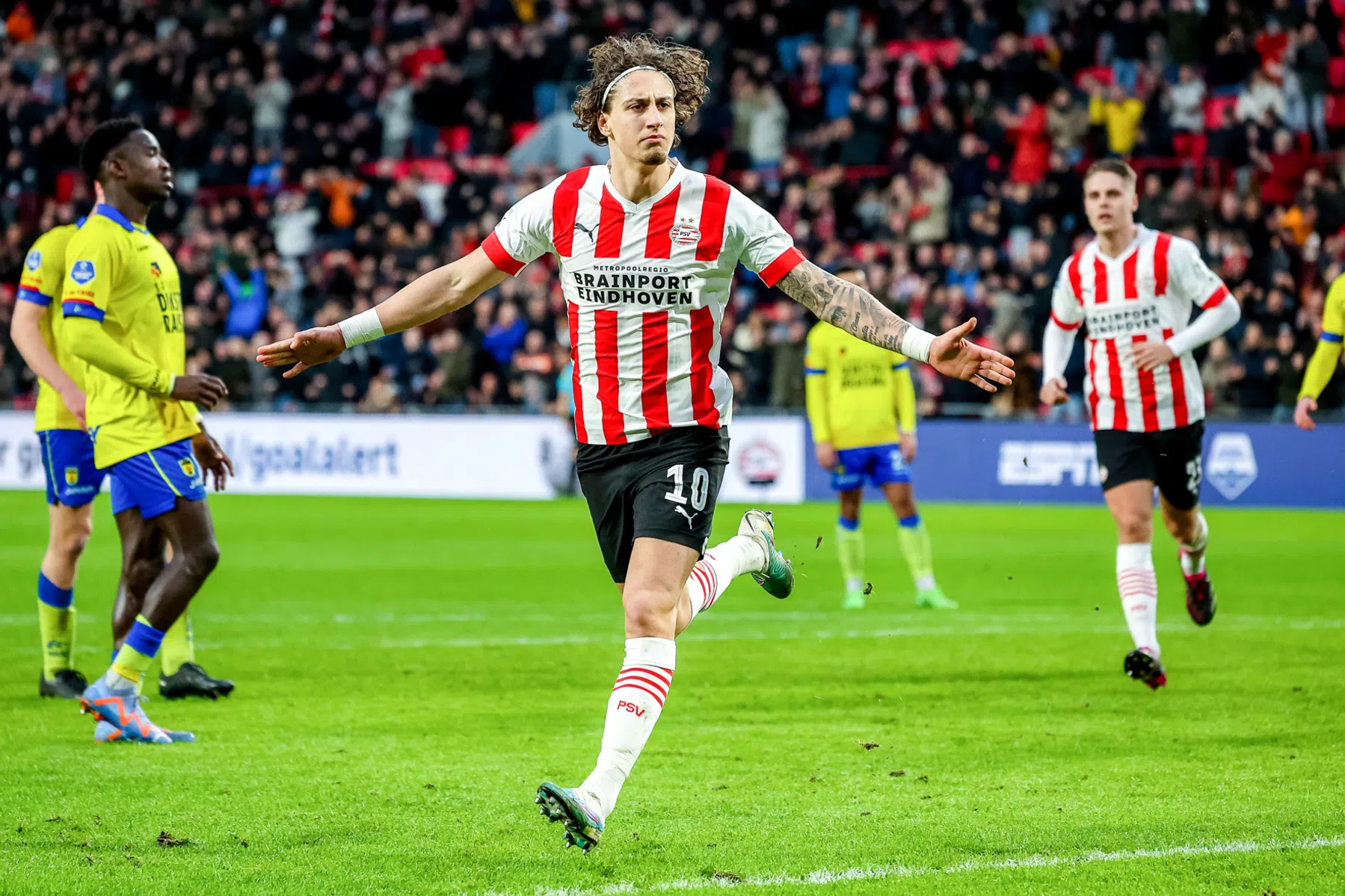 Fábio Silva vindt zijn geluk bij PSV