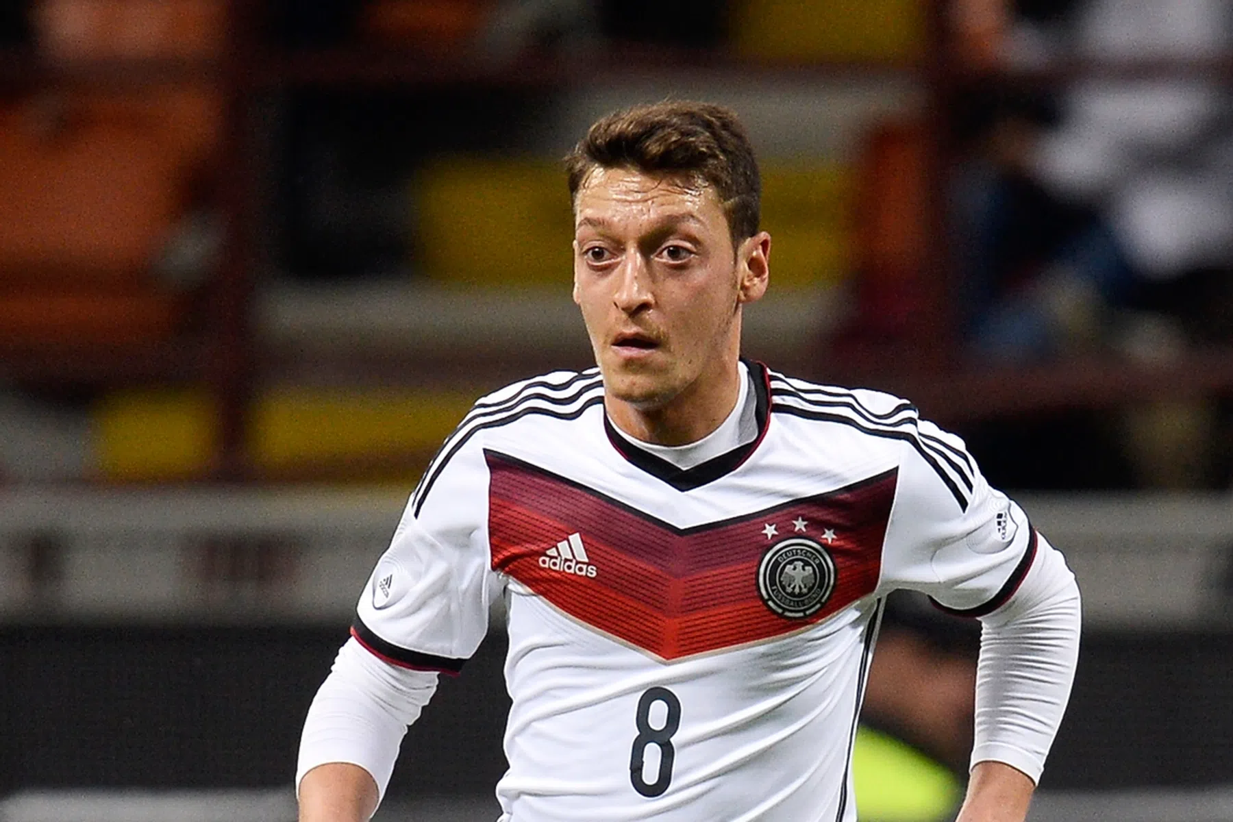 Özil legt uit waarom hij stopt en wat hij na zijn carrière gaat doen