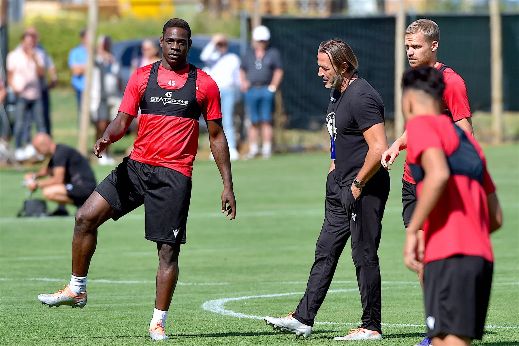 Balotelli leest klagende Mancini de les: 'Er zijn genoeg spitsen in Italië'