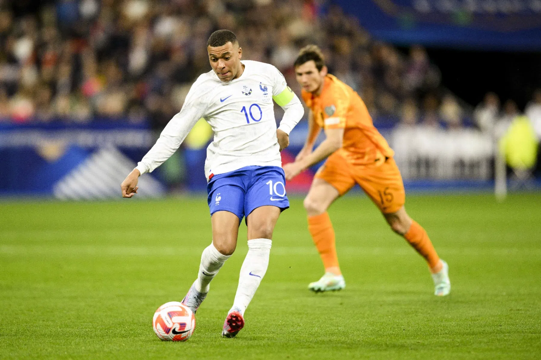 Oranje keihard onderuit in Frankrijk: 'Demasqué is niet voor niks een Frans woord'