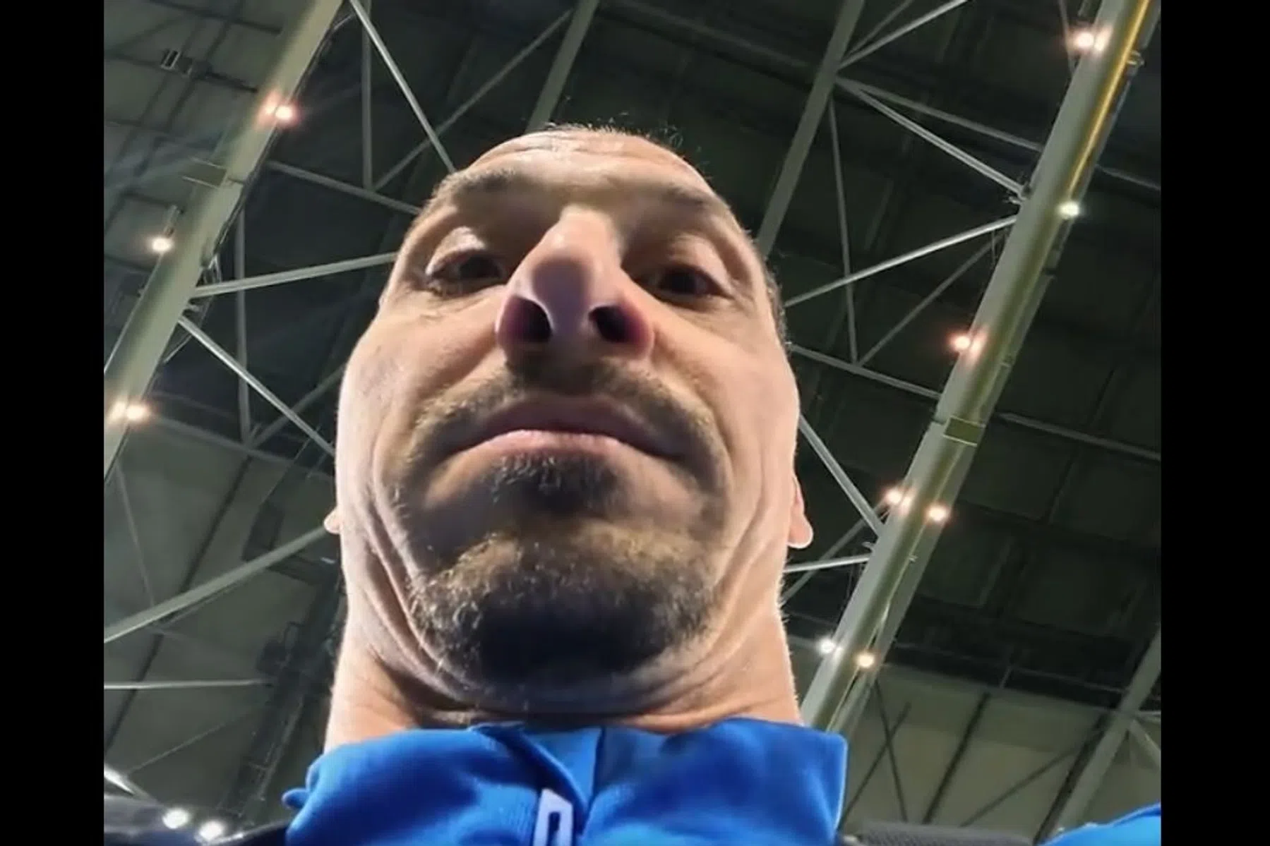 Vermakelijke beelden: Zlatan draagt bodycam tijdens Zweedse training