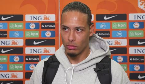 Van Dijk pareert bikkelharde kritiek Gullit en Van Basten: 'We zijn geen robots'