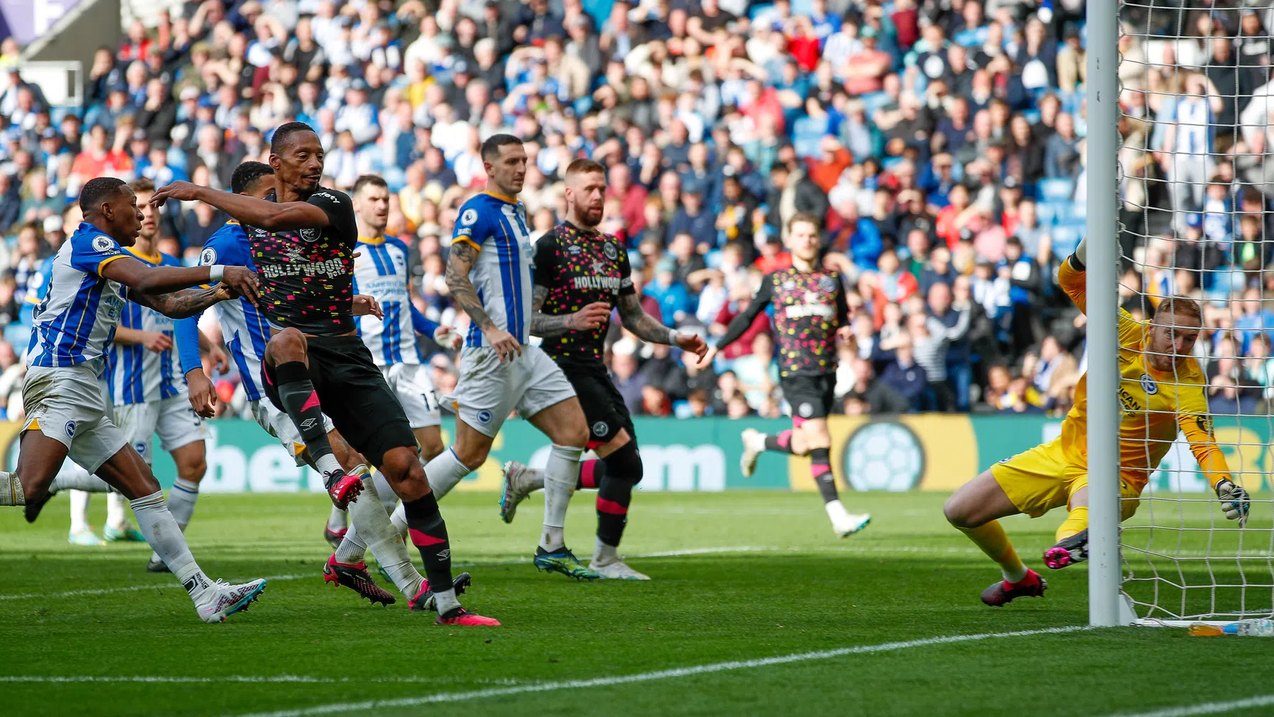 Brighton en Brentford passeren Liverpool na meeslepend voetbalgevecht