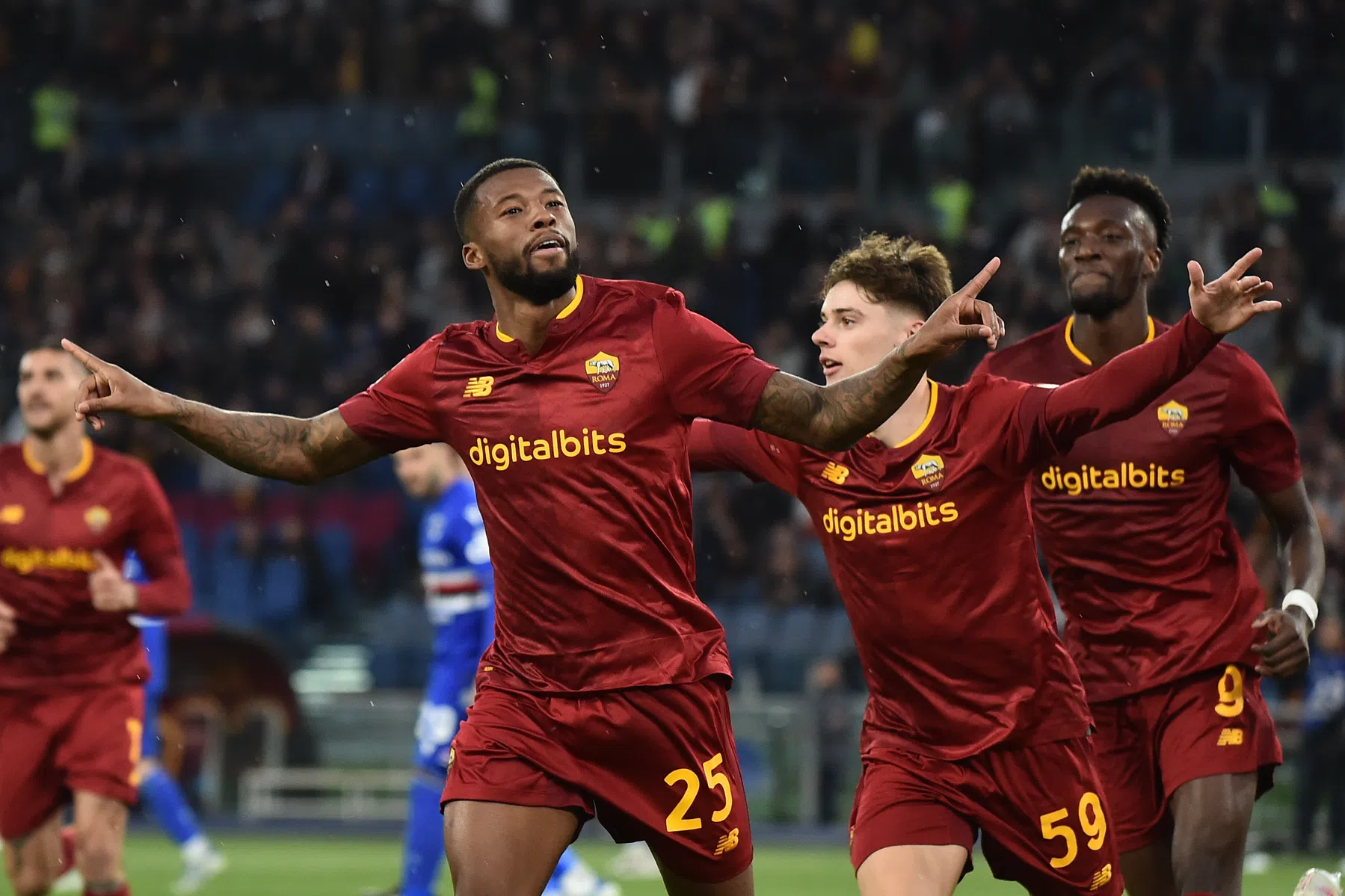 Wijnaldum helpt Roma aan drie punten in race om Champions League