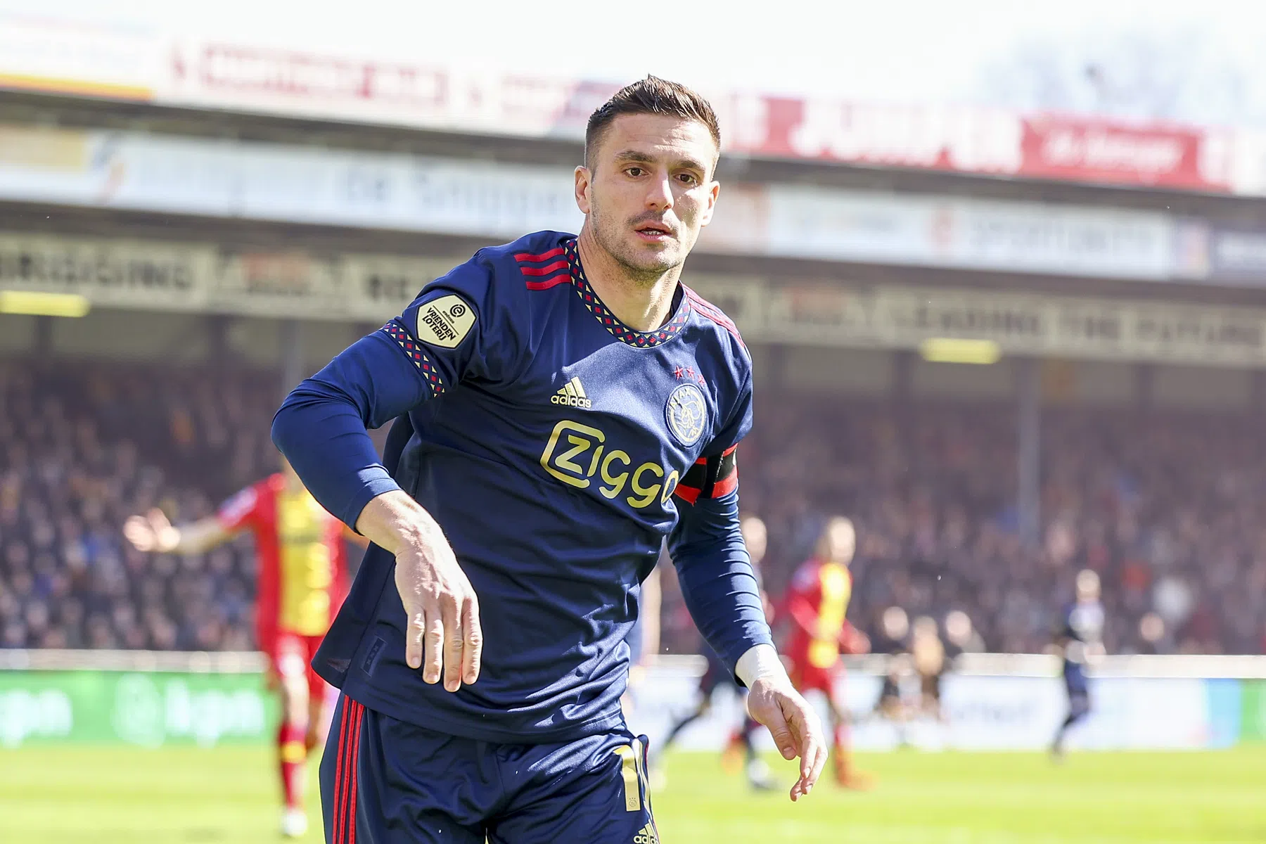 Tadic overtuigd van 'duidelijke goal': 'Dit was geen buitenspel'