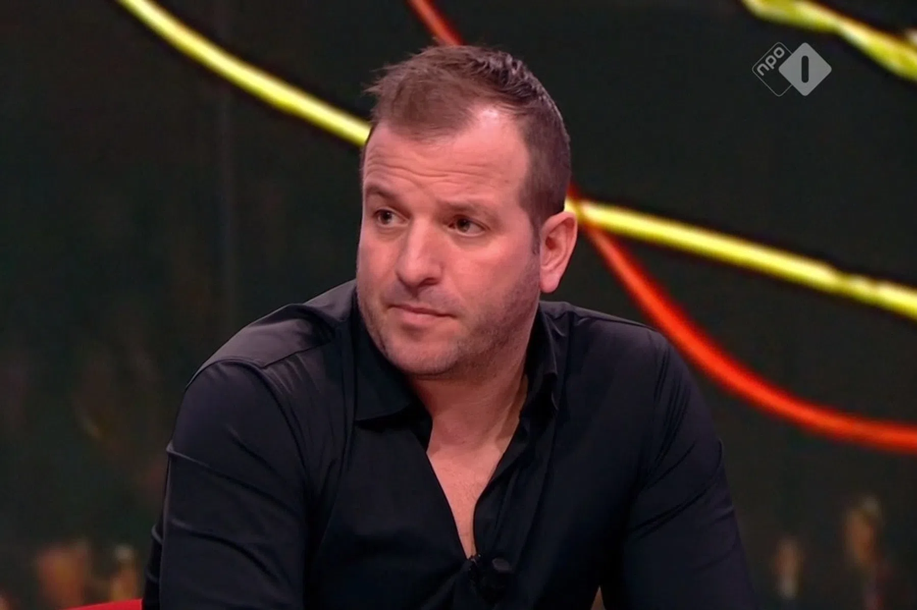 Van der Vaart: 'Eigenlijk moet iedereen die bij Ajax werkt ontslag nemen'
