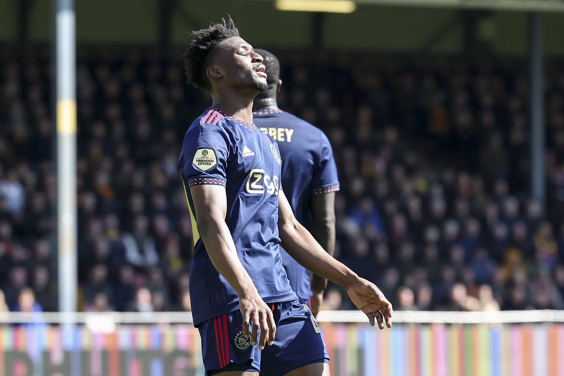Ajax legt rode loper uit voor Feyenoord op teleurstellende middag in Deventer