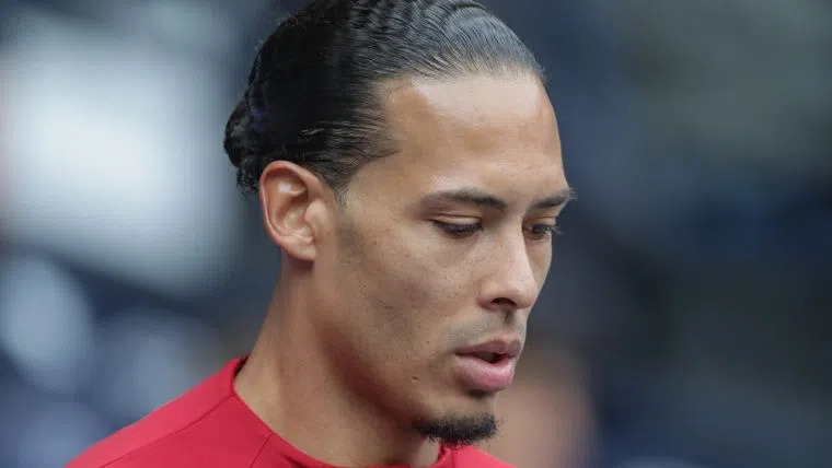 Boze Van Dijk kraakt harde noten en laat Liverpool-kleedkamer donderen