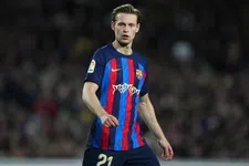 Thumbnail for article: 'Barcelona peinst niet over vertrek De Jong en twee andere spelers'