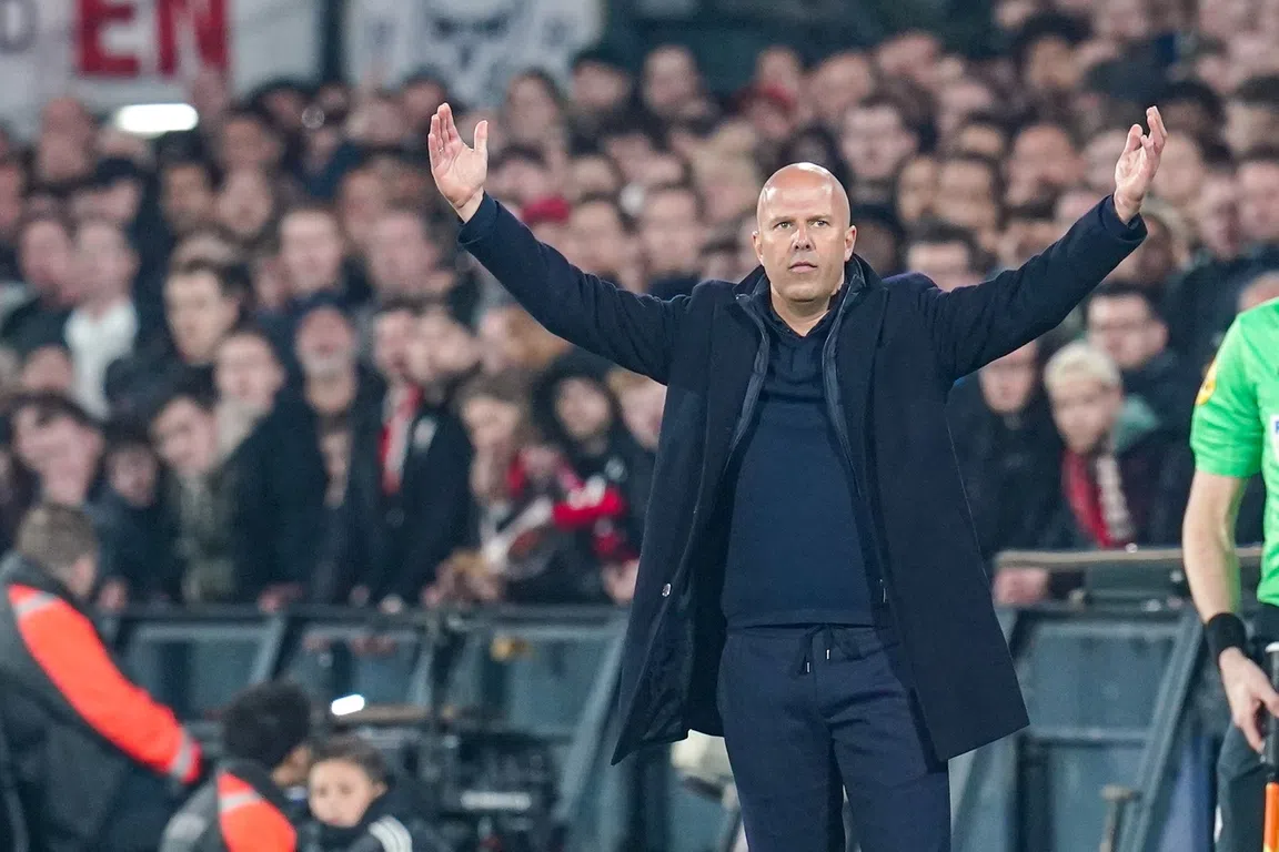 Slot schaamt zich: 'Een zwarte dag voor Feyenoord'
