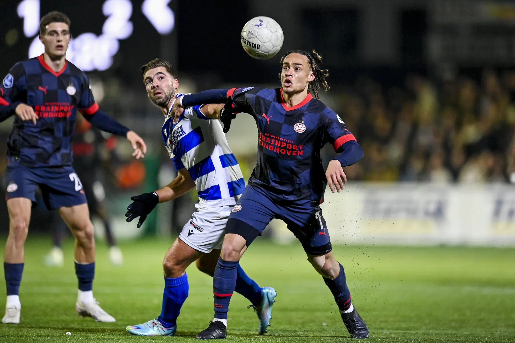 Spakenburger Vink merkte geïrriteerd PSV: 'Ze zeuren om alles'