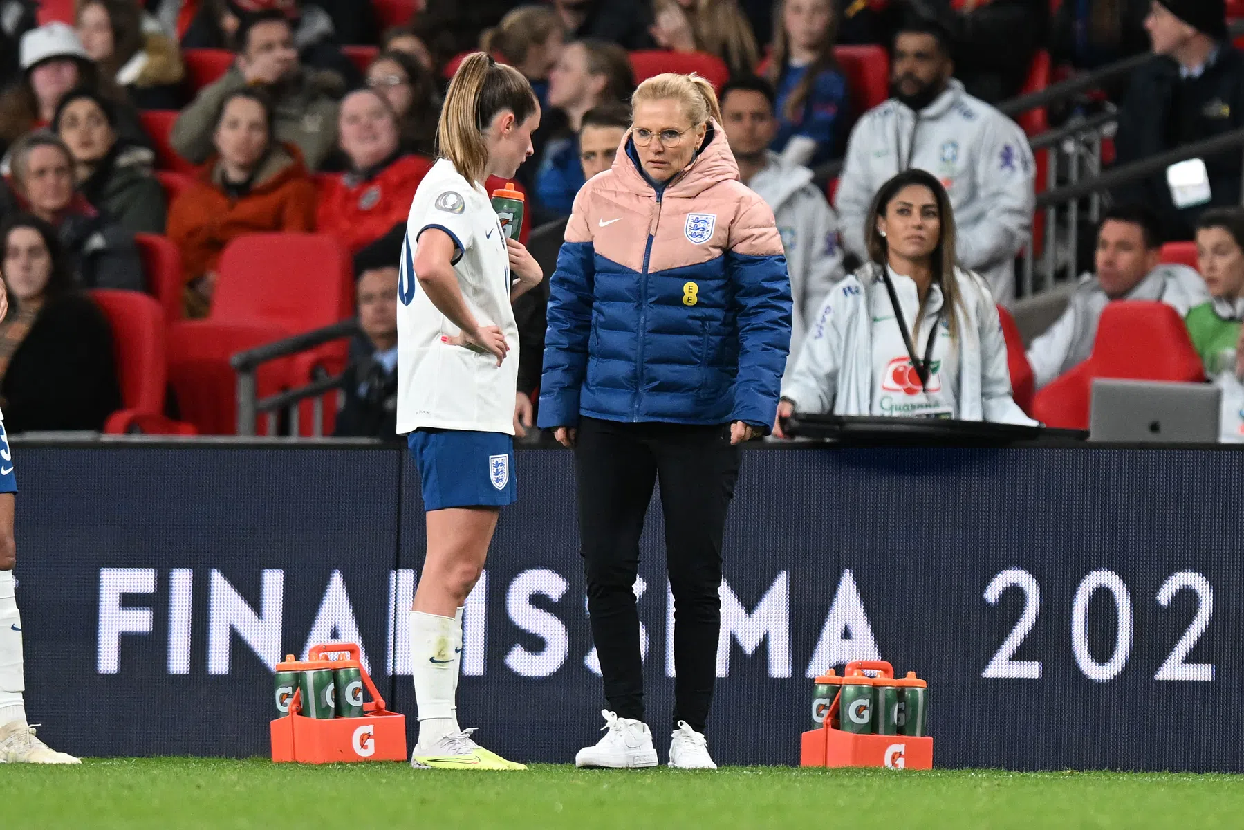 Wiegman schrijft historie: 'Ik voel me bevoorrecht'