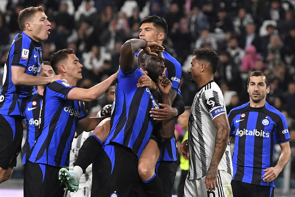 Juventus bestraft wegens racisme richting Lukaku, die zelf ook is geschorst
