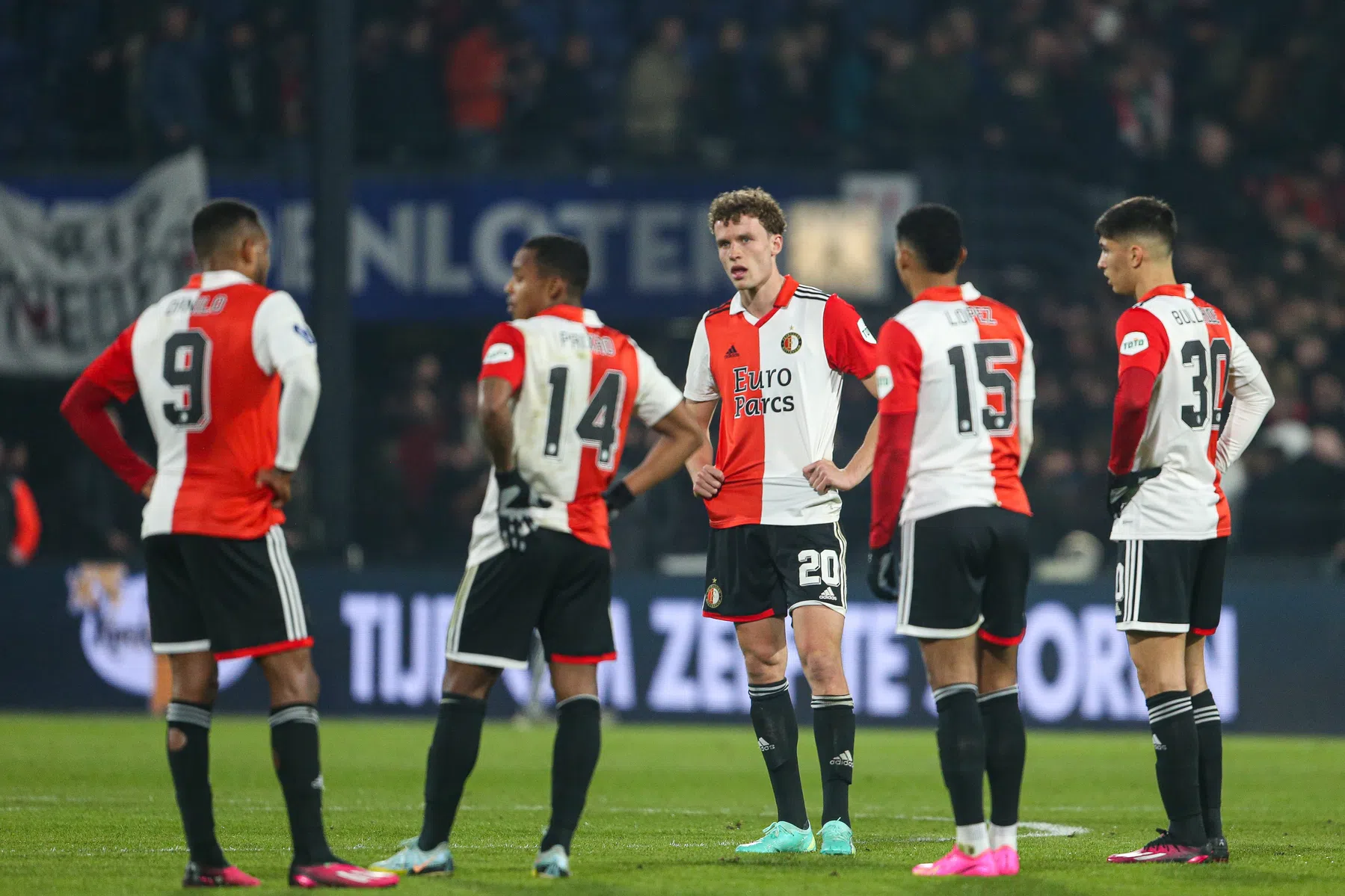 Wieffer baalt van 'idioot', maar wil nederlaag daar niet aan wijten