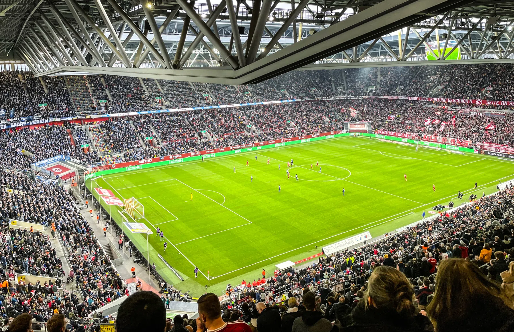 Reportage: het grote voetbalgeluk over de grens