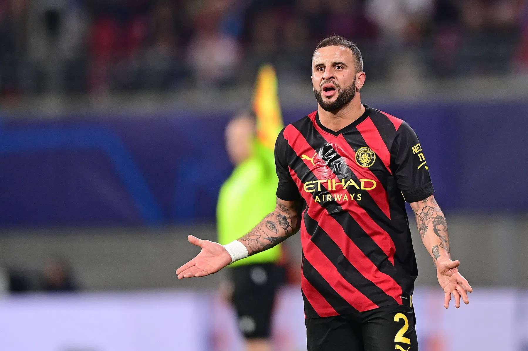 Aké duwt City-routinier aan de andere kant uit de basis: 'Hij kan dat niet'