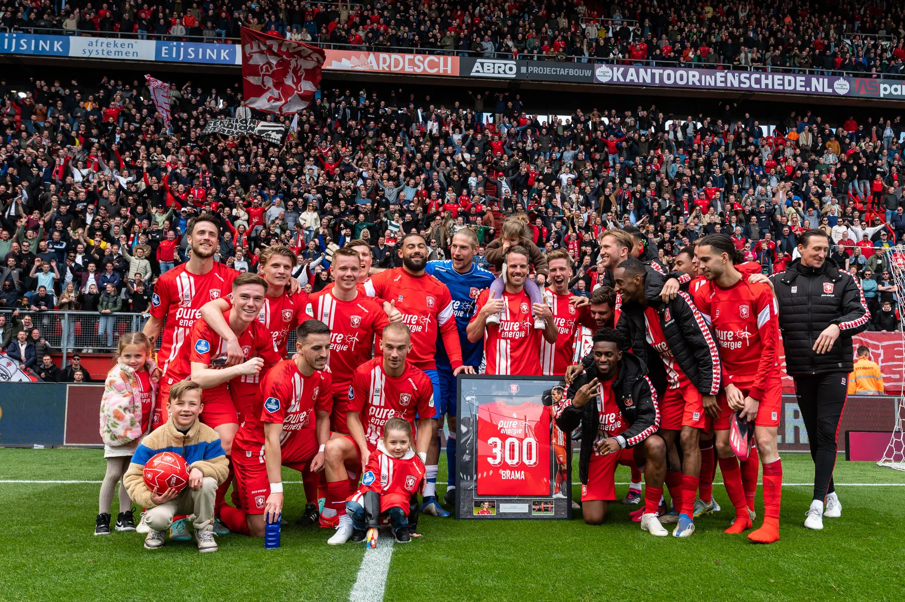 Stralende gezichten bij FC Twente: 'Een prachtig moment'