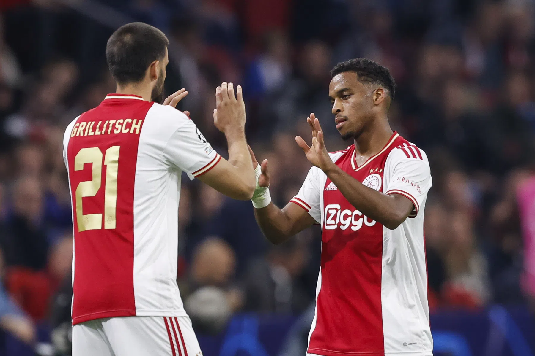 Heitinga zorgt voor verrassing op Ajax-middenveld tegen Fortuna